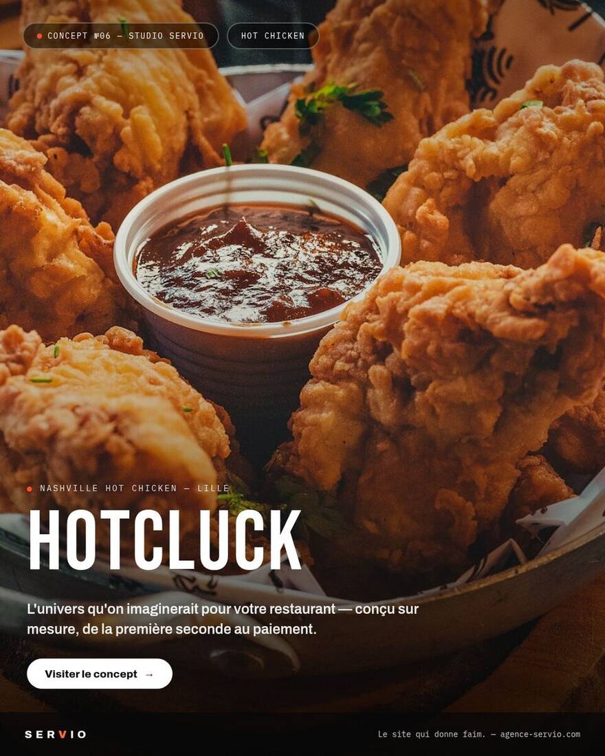 Burger de poulet croustillant du concept Hotcluck en plein écran, visuel pensé pour donner faim